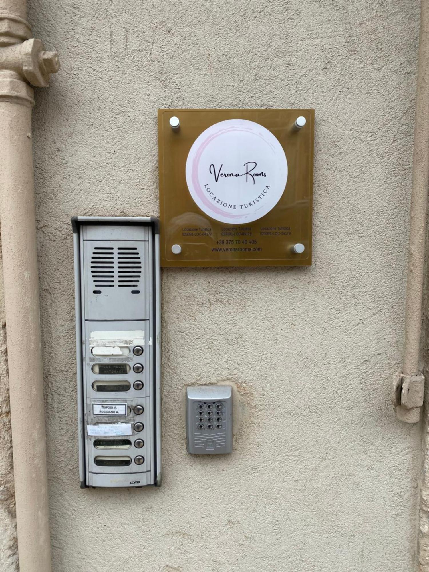 Verona Rooms Bagian luar foto